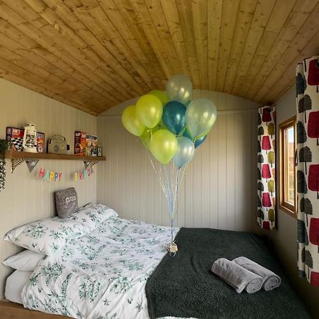 Shepherds Hut At Cedar Gables Lamberhurst Kültér fotó