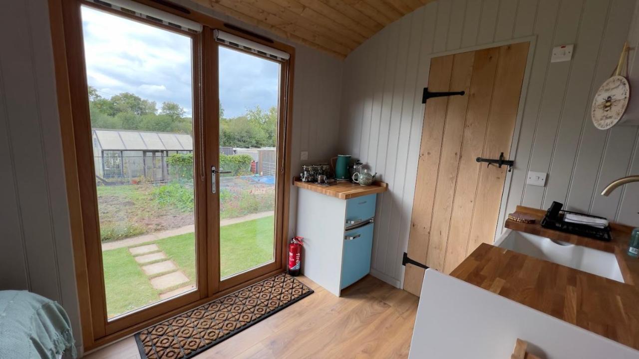 Shepherds Hut At Cedar Gables Lamberhurst Kültér fotó