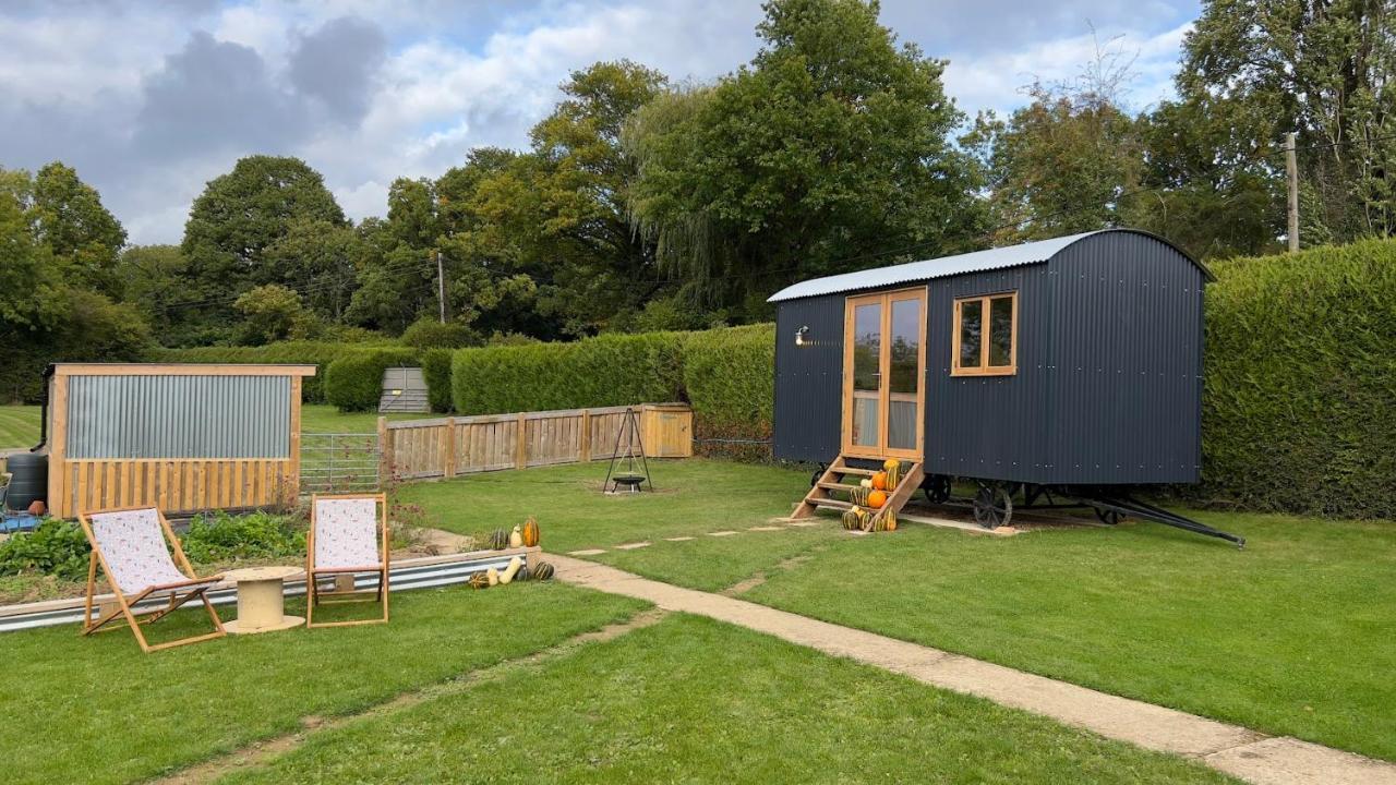 Shepherds Hut At Cedar Gables Lamberhurst Kültér fotó