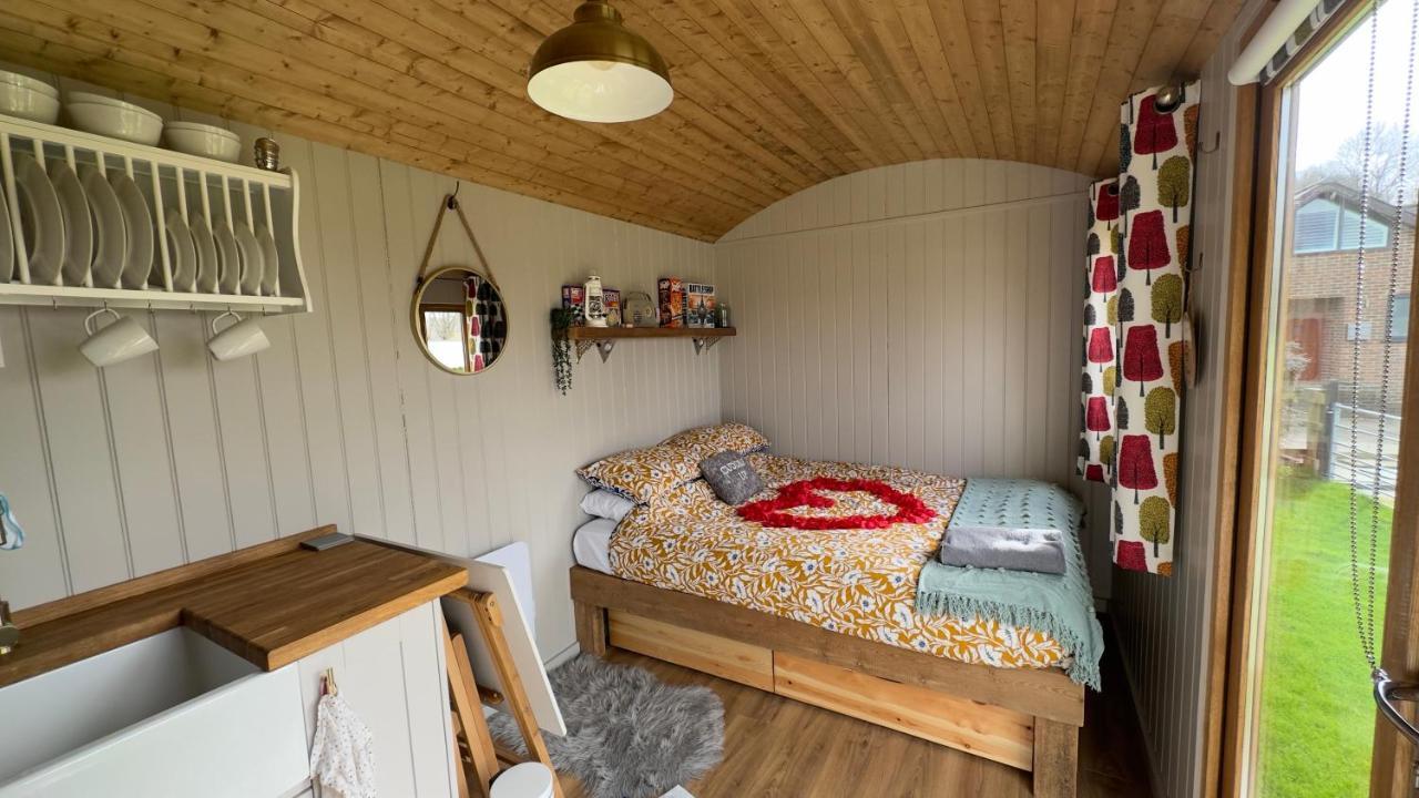 Shepherds Hut At Cedar Gables Lamberhurst Kültér fotó